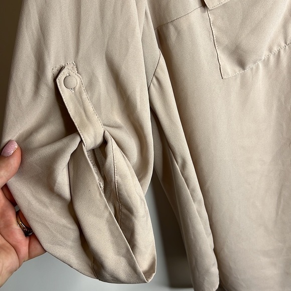 Torrid Harper 1 Beige Tan Button Collared Top - Picture 4 of 7
